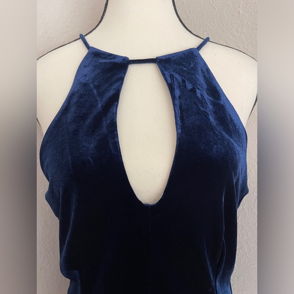 FOREVER 21 Blue Velvet Keyhole Cutout Top Size XL New With Tags - Picture 5 of 8